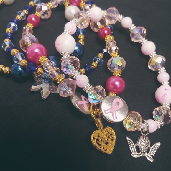 Entire Lot Of Hand Designed Bracelets - Picture 4 of 4